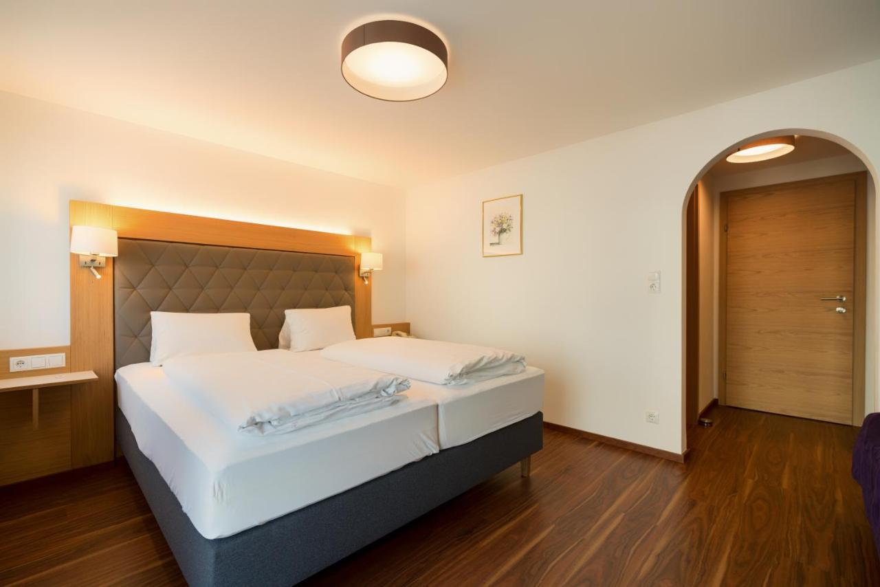 Hotel Cafe Lorenz Hohenems Exteriör bild