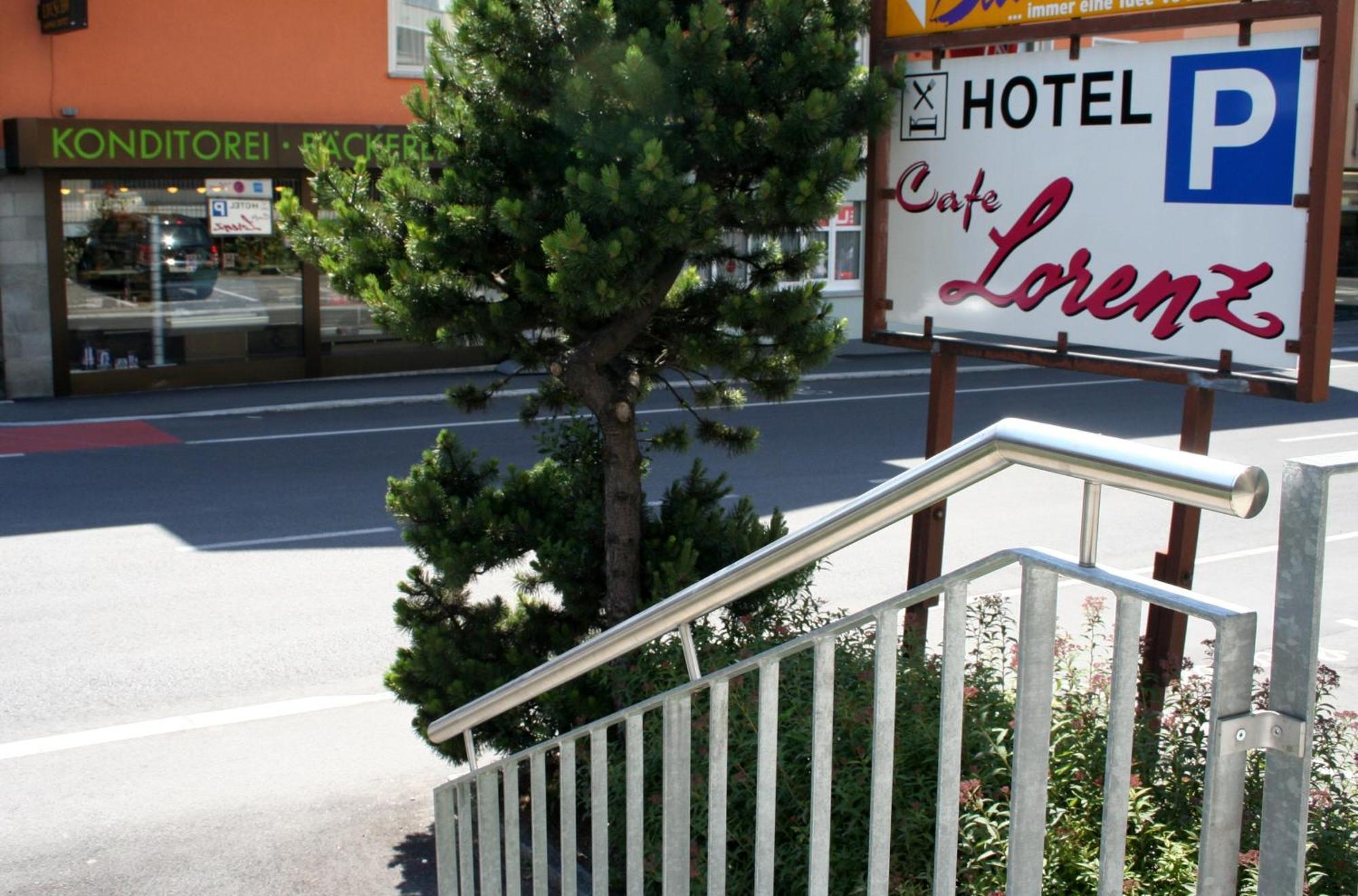 Hotel Cafe Lorenz Hohenems Exteriör bild