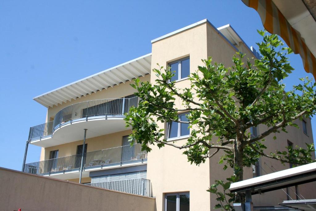 Hotel Cafe Lorenz Hohenems Exteriör bild